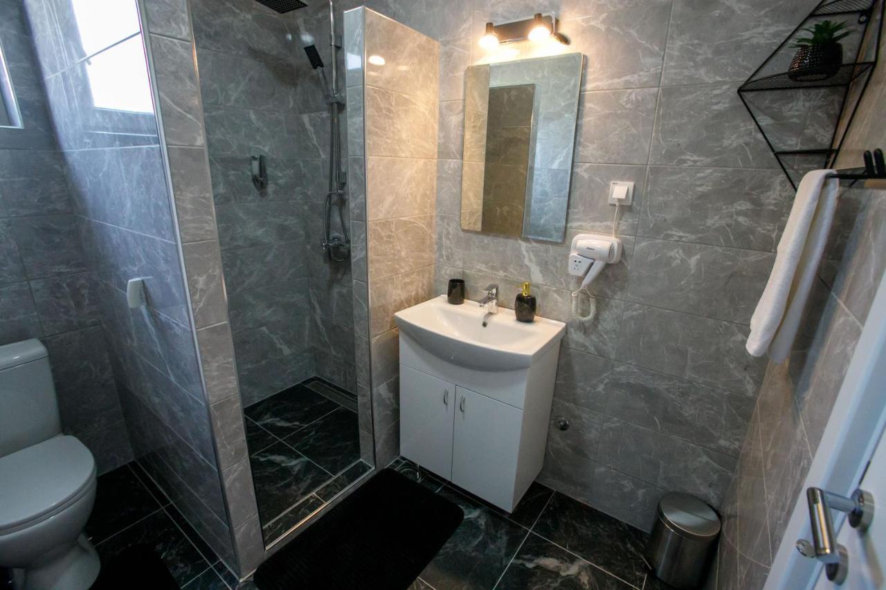 Apartman Paratetis 1 팔릭 외부 사진
