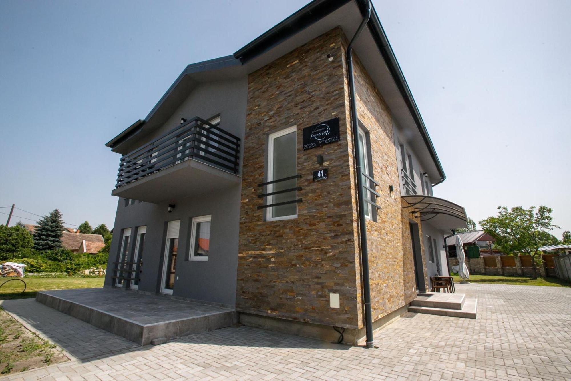 Apartman Paratetis 1 팔릭 외부 사진